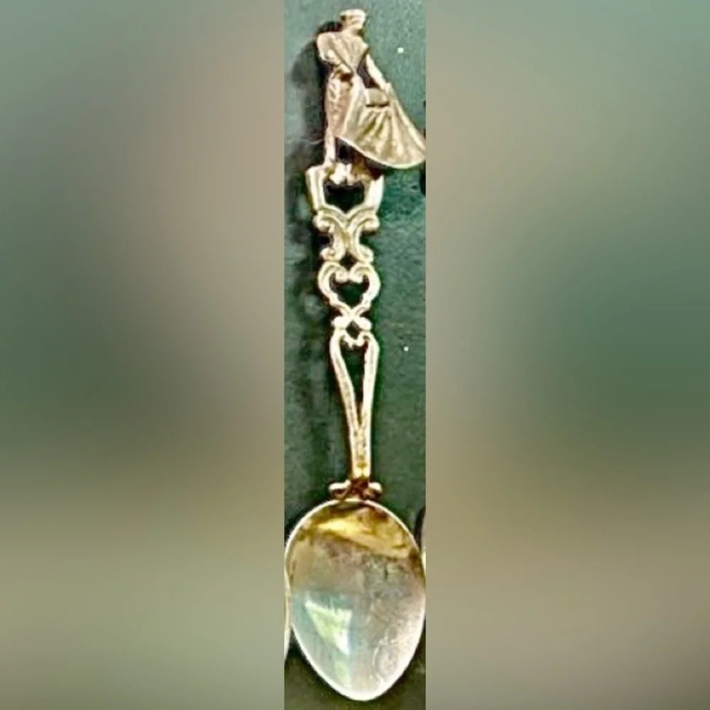 Vintage Souvenir Collector Spoon from Spain w/a Matador